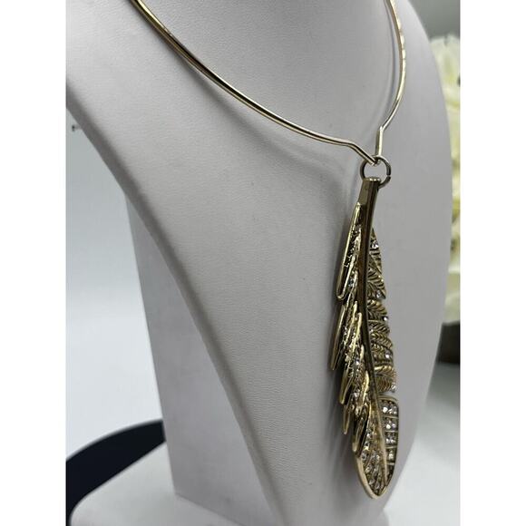 Betsey Johnson Indian Summer Lg
Pave Feather Choker Torque Gold Tone Necklace - Picture 10 of 15